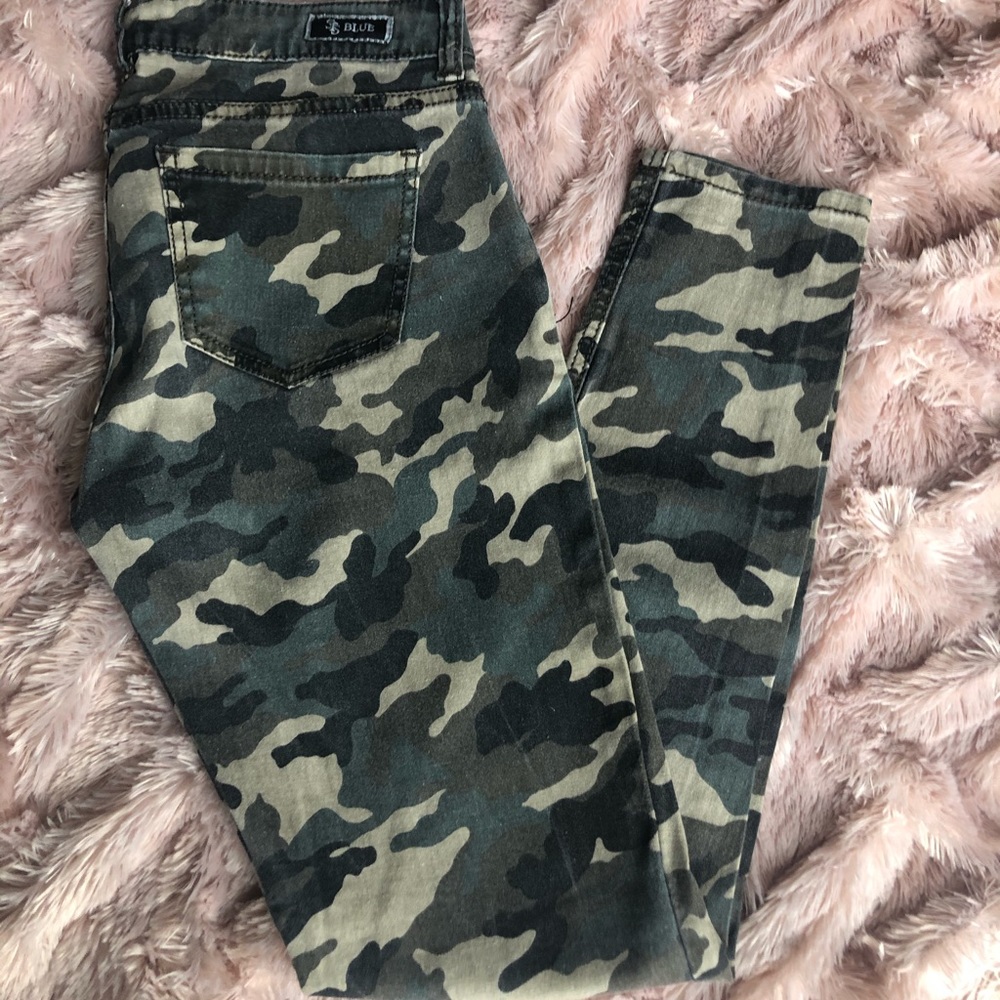 STS Blue camo jeans
